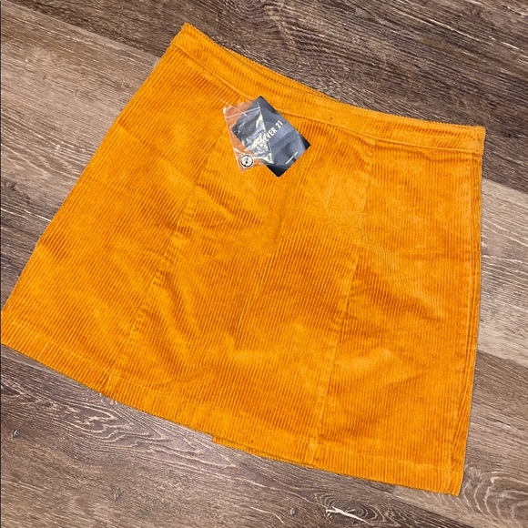 Skirt - Picture 3 of 3